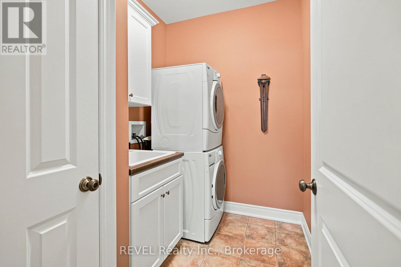 90 Sunrise Court, Fort Erie, Ontario  L0S 1N0 - Photo 24 - X13607522
