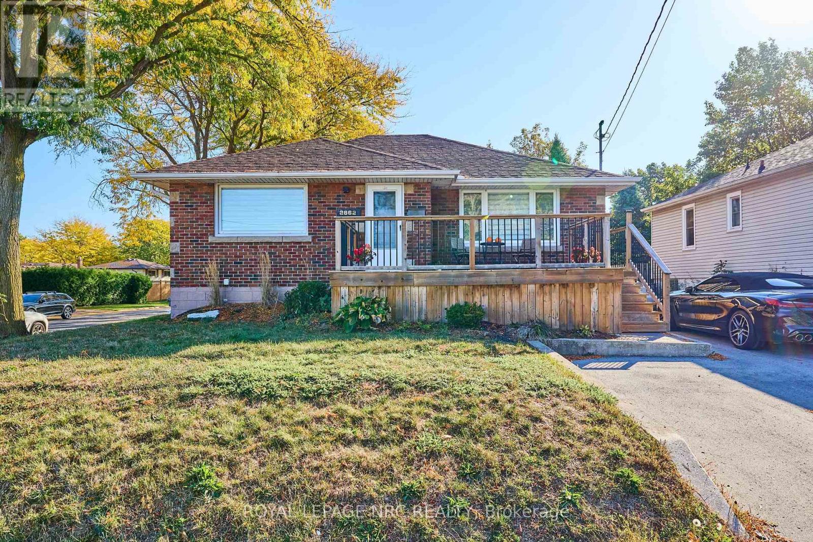 2862 Dorchester Road, Niagara Falls, Ontario  L2J 2Z3 - Photo 2 - X13608068