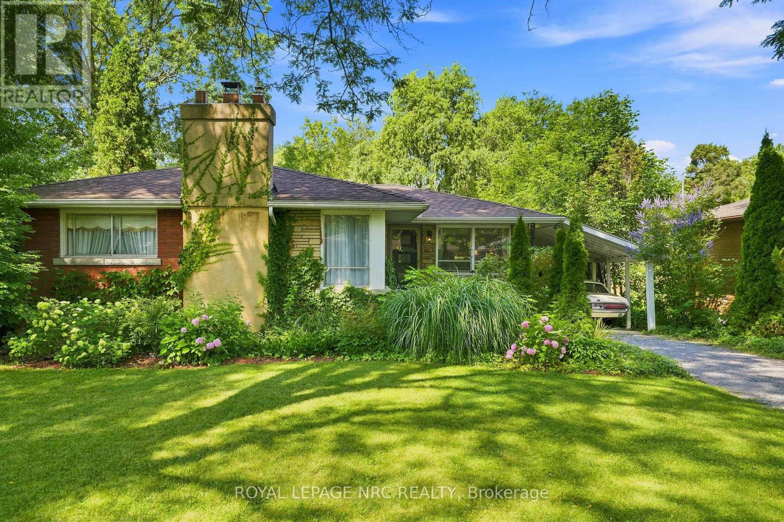 102 Masterson Drive, St. Catharines, Ontario  L2T 3R2 - Photo 1 - X13609204