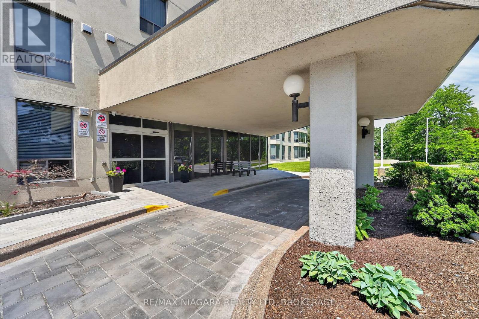 501 - 81 Scott Street, St. Catharines, Ontario  L2N 7L5 - Photo 2 - X13613168