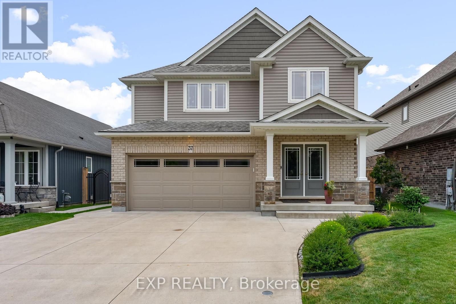 37 Mcfarland Street, Thorold, Ontario  L2V 0E5 - Photo 1 - X13616348
