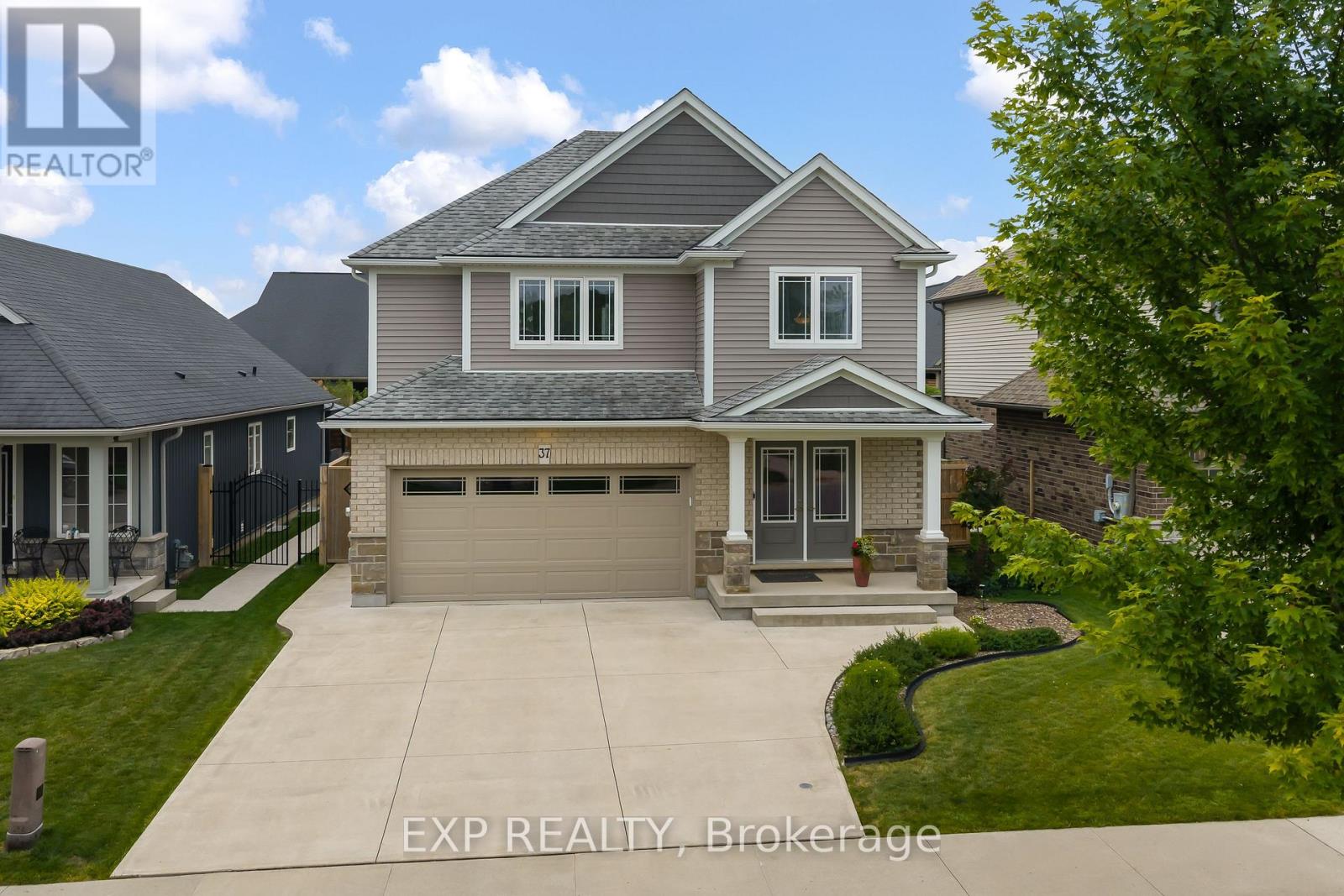 37 Mcfarland Street, Thorold, Ontario  L2V 0E5 - Photo 2 - X13616348