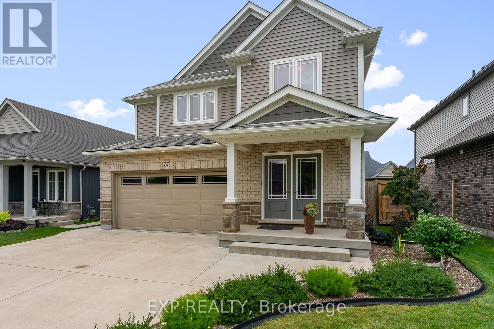 37 Mcfarland Street, Thorold, Ontario  L2V 0E5 - Photo 3 - X13616348