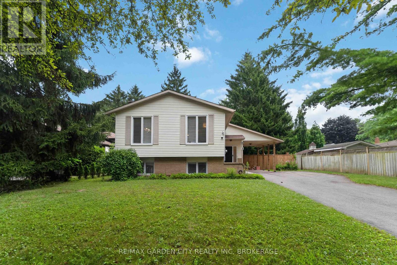 3 Fallingbrook Drive, Pelham, Ontario  L0S 1E0 - Photo 1 - X13617092