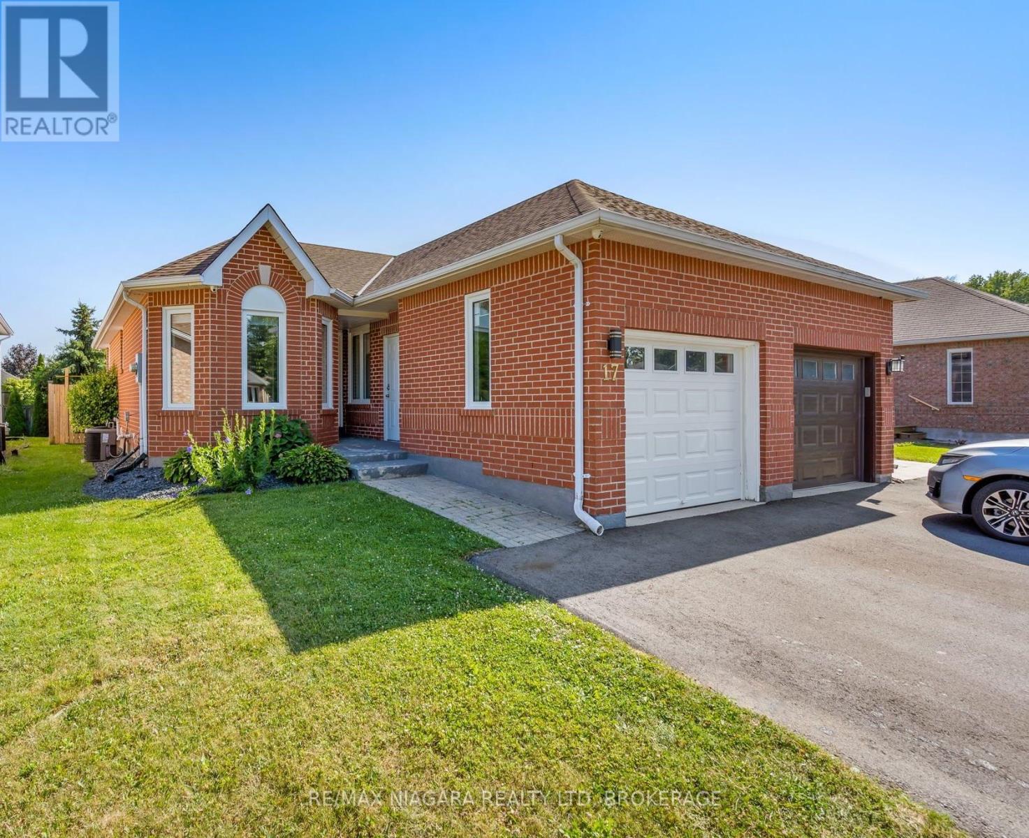 17 Jackson Court W, Welland, Ontario  L3C 7G2 - Photo 1 - X13622662