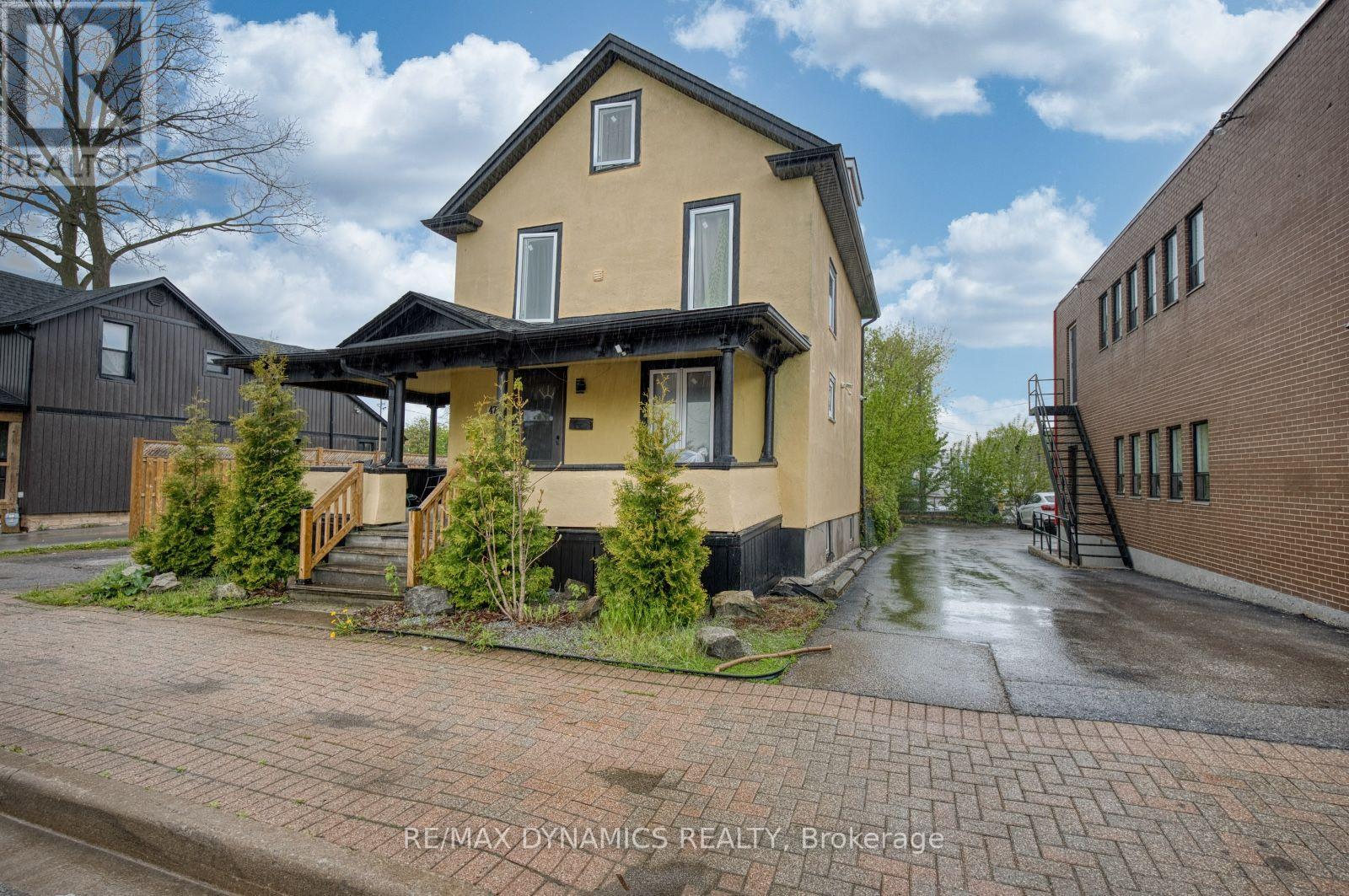 4770 Queen Street, Niagara Falls, Ontario  L2E 2M3 - Photo 1 - X13624328