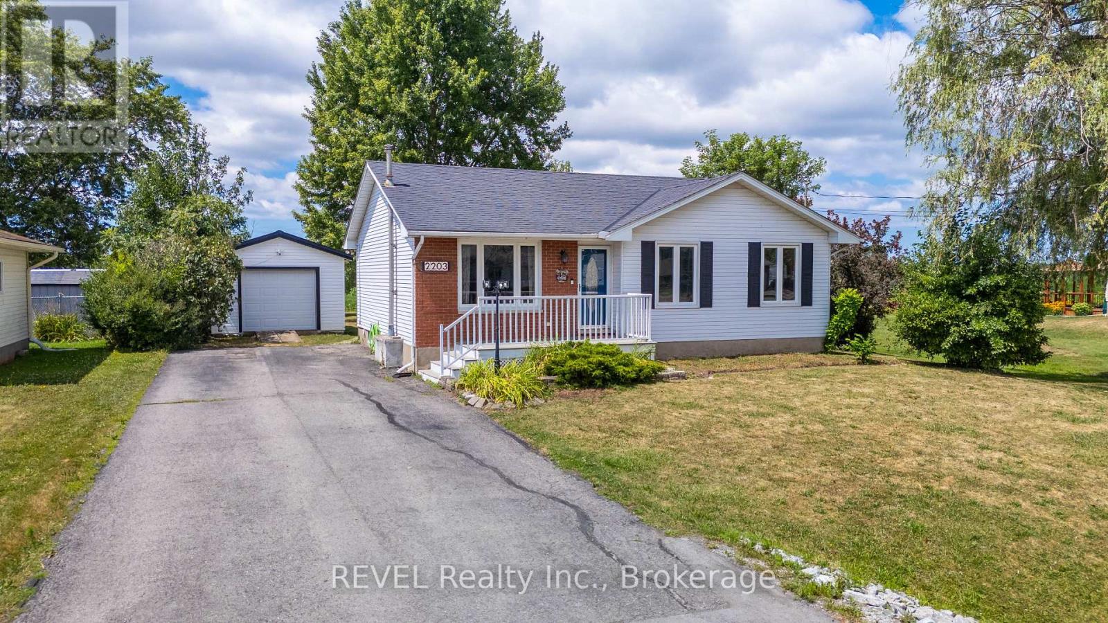 2203 Stevensville Road, Fort Erie, Ontario  L0S 1S0 - Photo 1 - X13631466