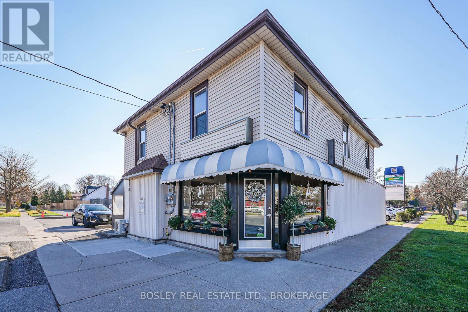 Unit 10 - 242 Mary Street, Niagara-On-The-Lake, Ontario  L0S 1J0 - Photo 1 - X13633660
