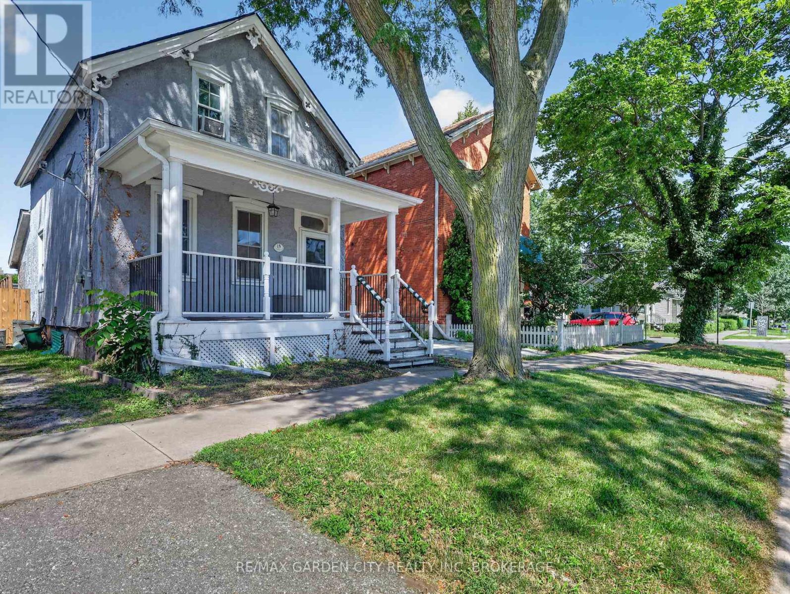 15 Catherine Street, St. Catharines, Ontario  L2R 5E4 - Photo 1 - X13636770