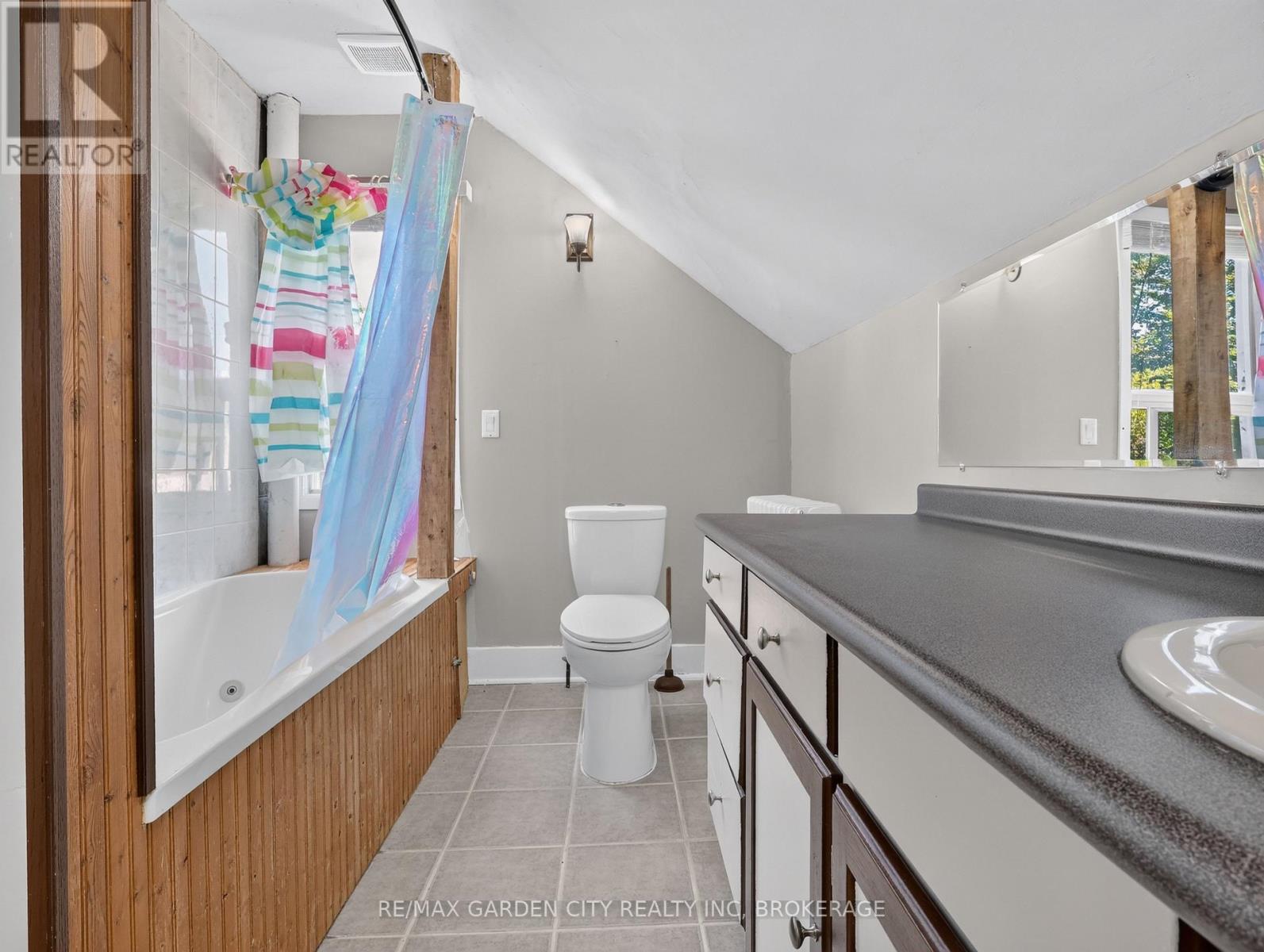 15 Catherine Street, St. Catharines, Ontario  L2R 5E4 - Photo 19 - X13636770