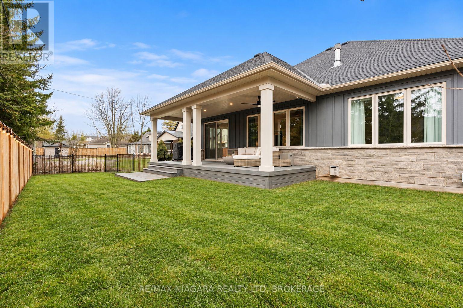 27 Maple Leaf Avenue S, Fort Erie, Ontario  L0S 1N0 - Photo 42 - X13637382