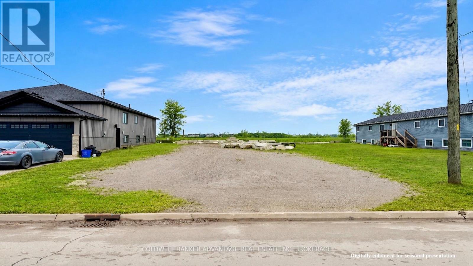 22 Huron Street, Welland, Ontario  L3B 5J3 - Photo 1 - X13642702