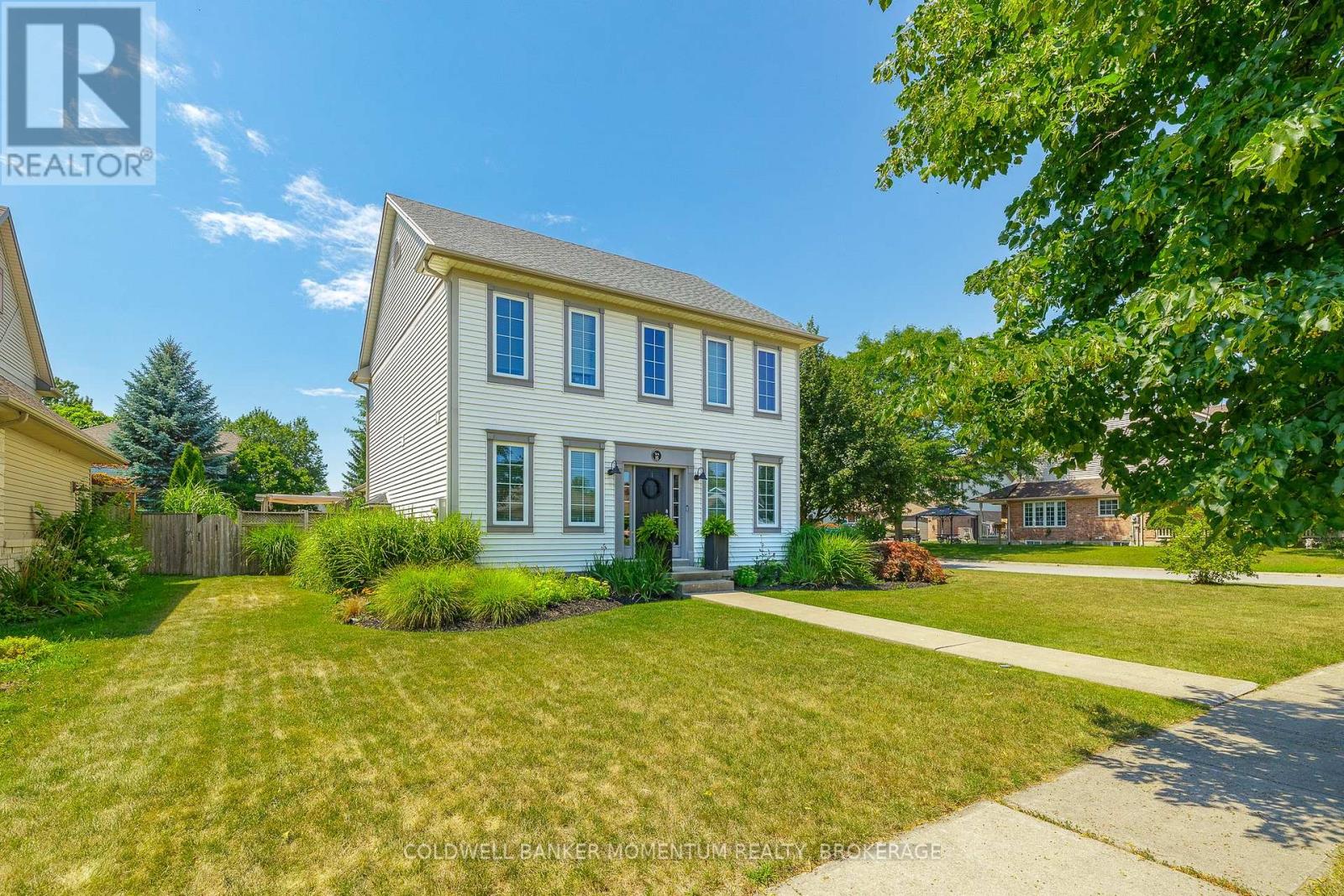 15 Virginia Street, Welland, Ontario  L3C 7A5 - Photo 2 - X13643164