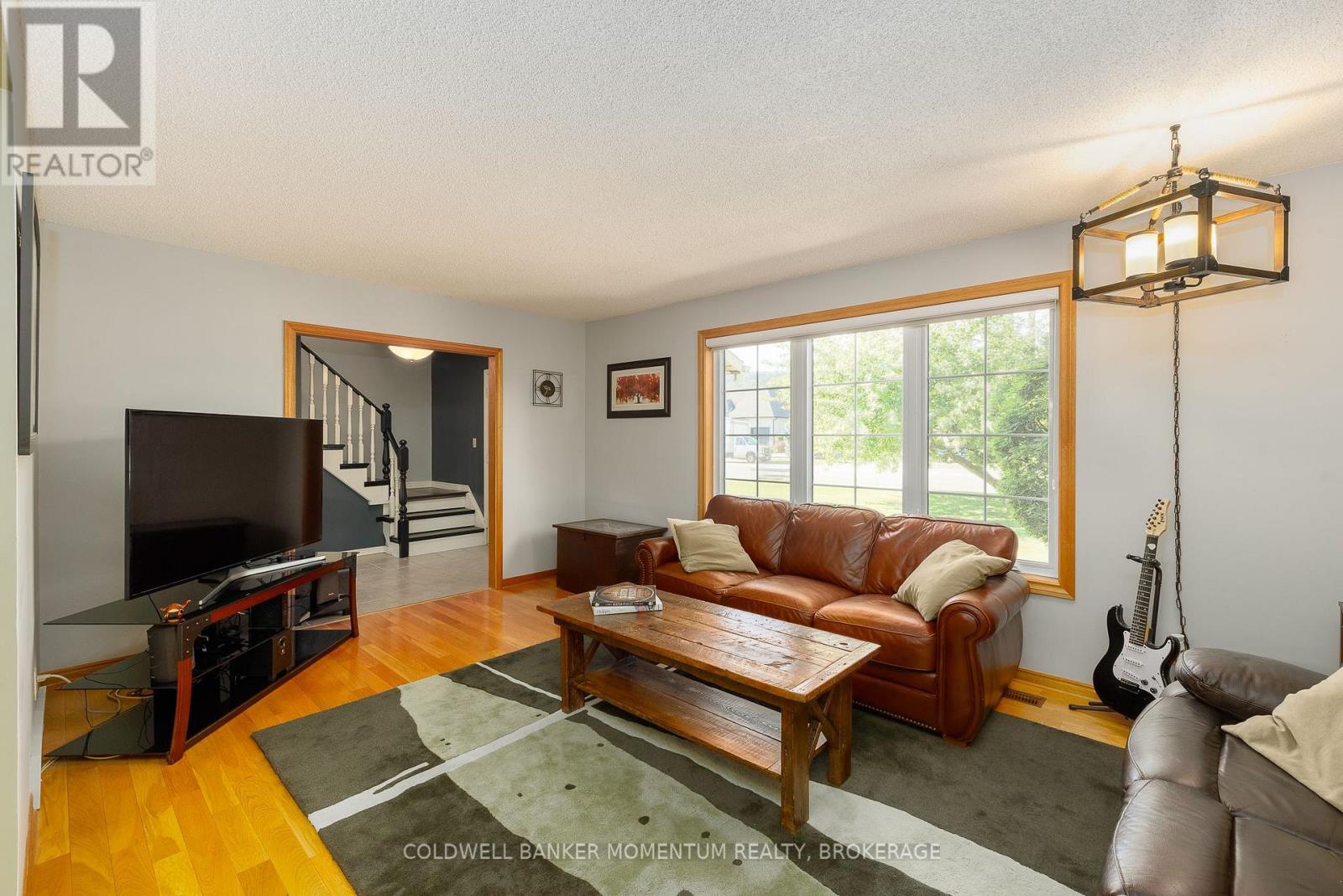 212 Livingston Avenue, Grimsby, Ontario  L3M 4V8 - Photo 10 - X13643170