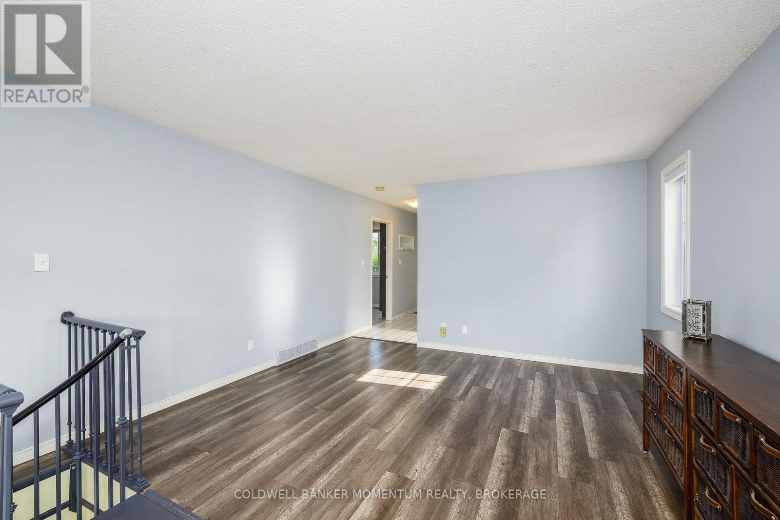 212 Livingston Avenue, Grimsby, Ontario  L3M 4V8 - Photo 23 - X13643170