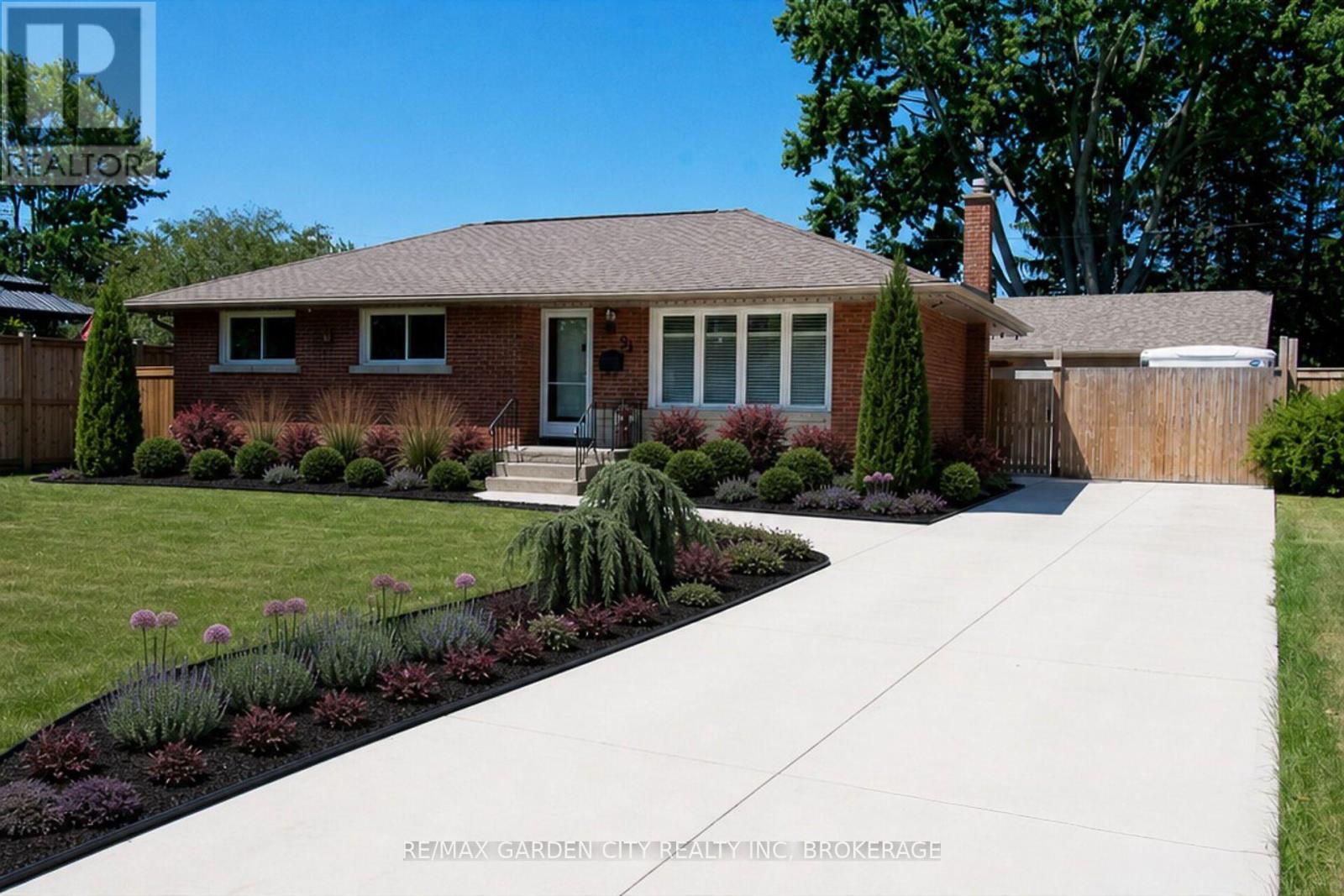91 Crescent Drive, Welland, Ontario  L3B 2X4 - Photo 2 - X13643672