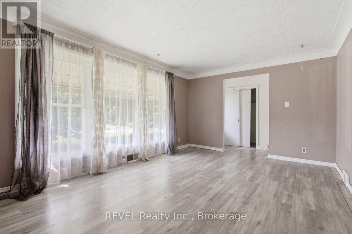 3664 Arlington Avenue, Niagara Falls, Ontario  L2J 2X2 - Photo 2 - X13644324
