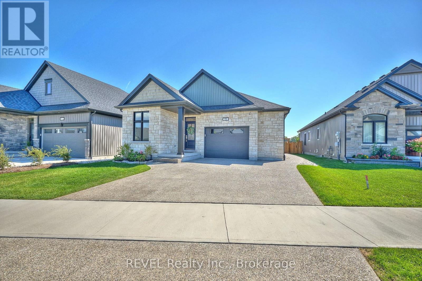 99 Homestead Drive, Niagara-On-The-Lake, Ontario  L0S 1J0 - Photo 1 - X13659086