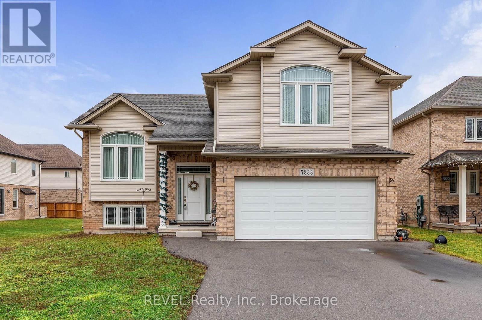 7833 Oldfield Road, Niagara Falls, Ontario  L2G 0A8 - Photo 1 - X13661876