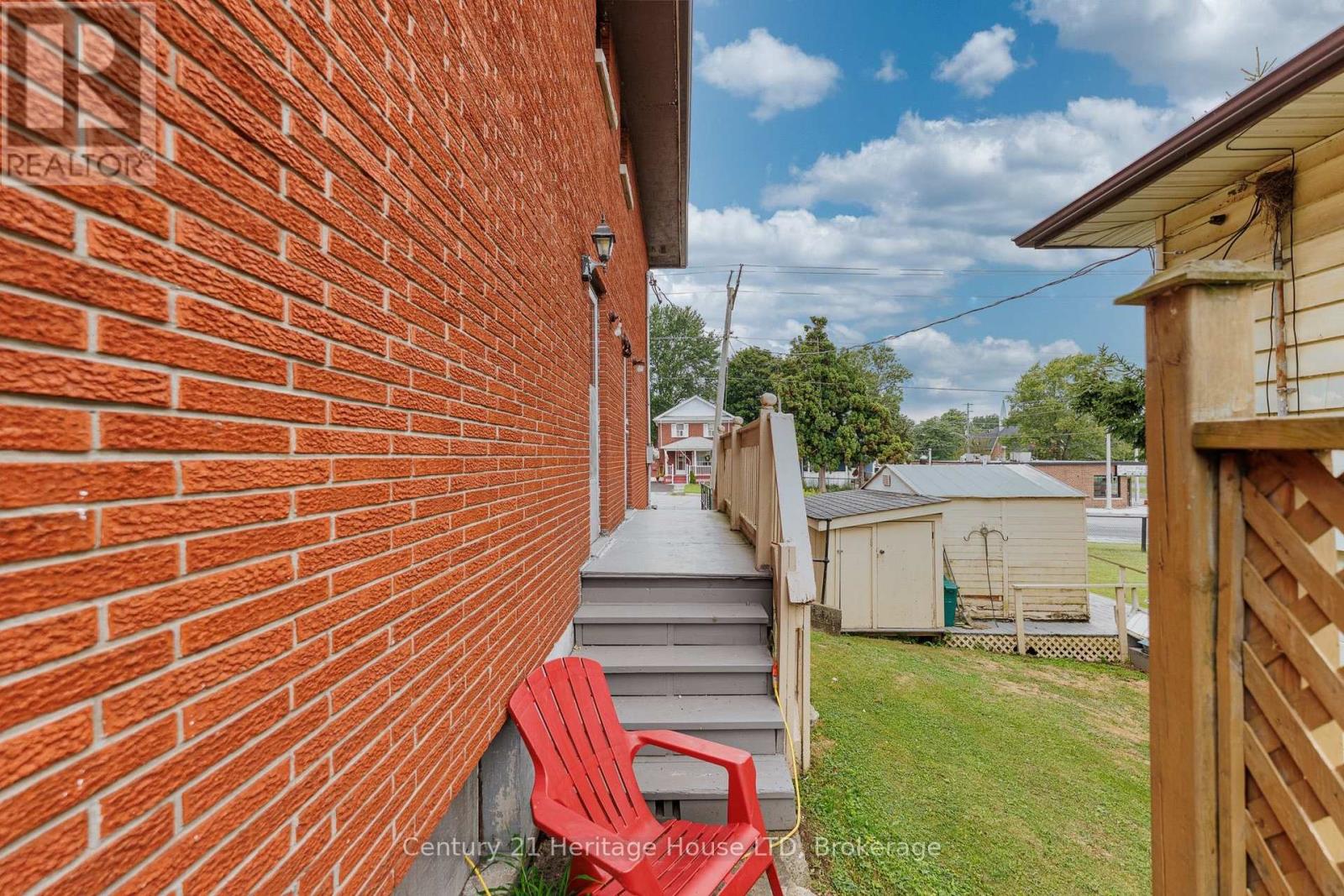 146 Central Avenue, Fort Erie, Ontario  L2A 3S7 - Photo 3 - X13663786