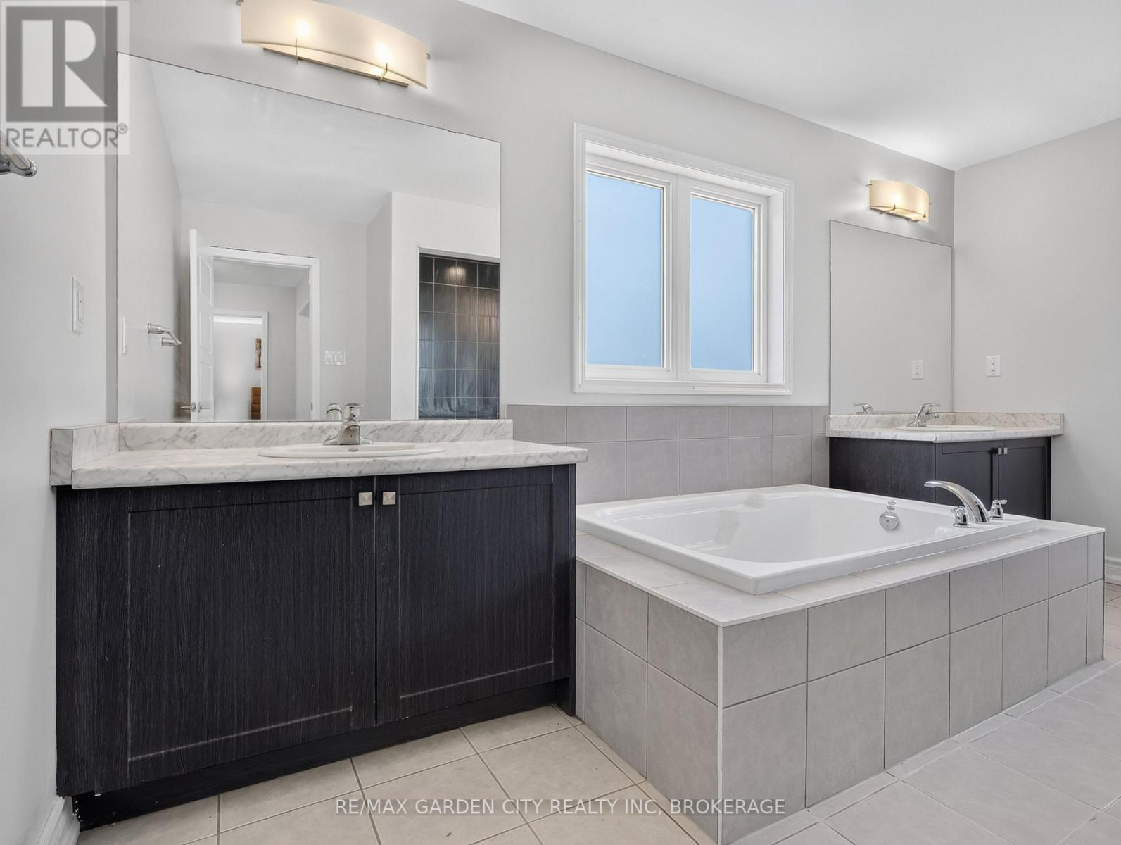7568 Tupelo Crescent, Niagara Falls, Ontario  L2H 3S5 - Photo 29 - X13663818