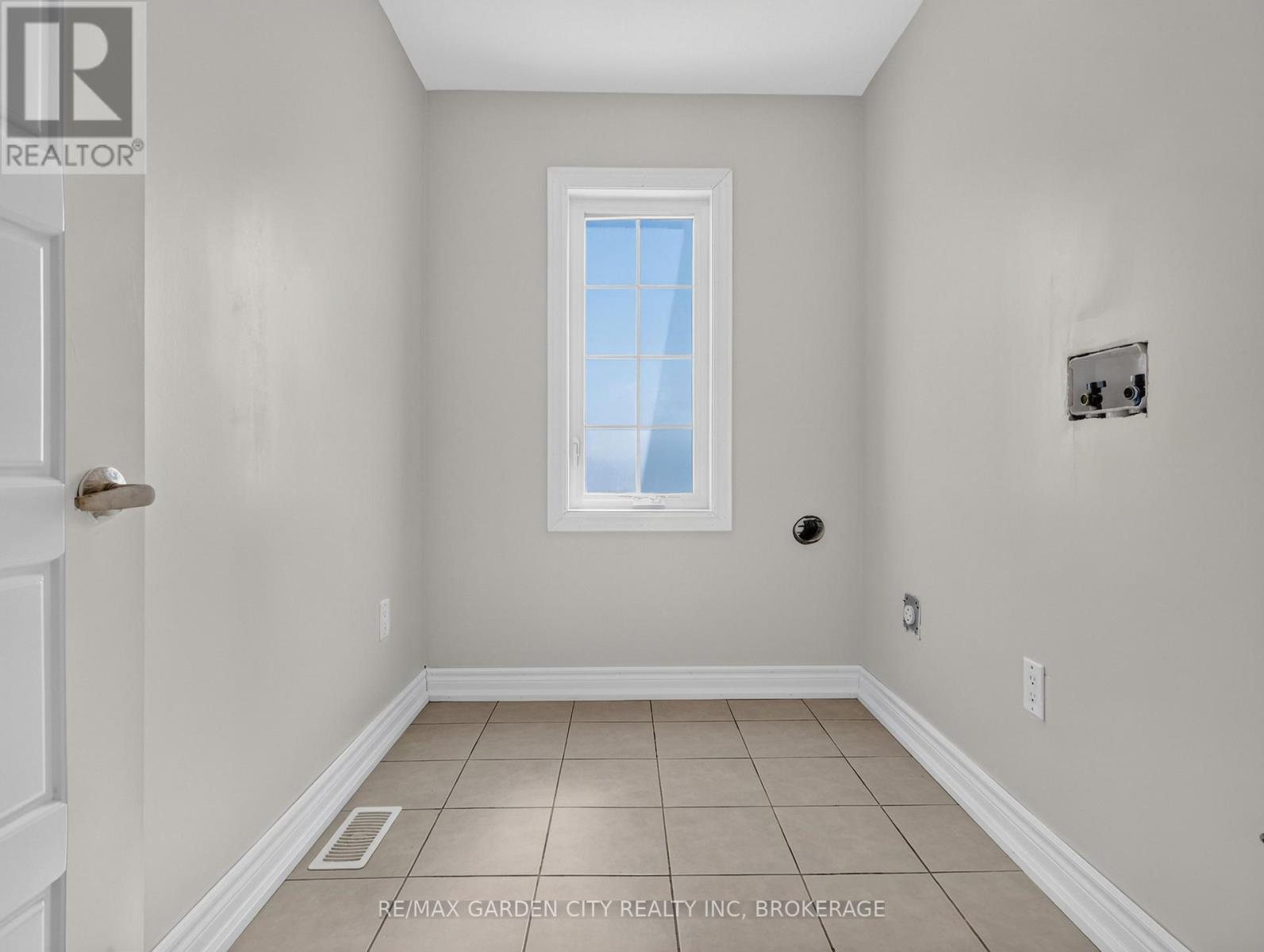 7568 Tupelo Crescent, Niagara Falls, Ontario  L2H 3S5 - Photo 43 - X13663818