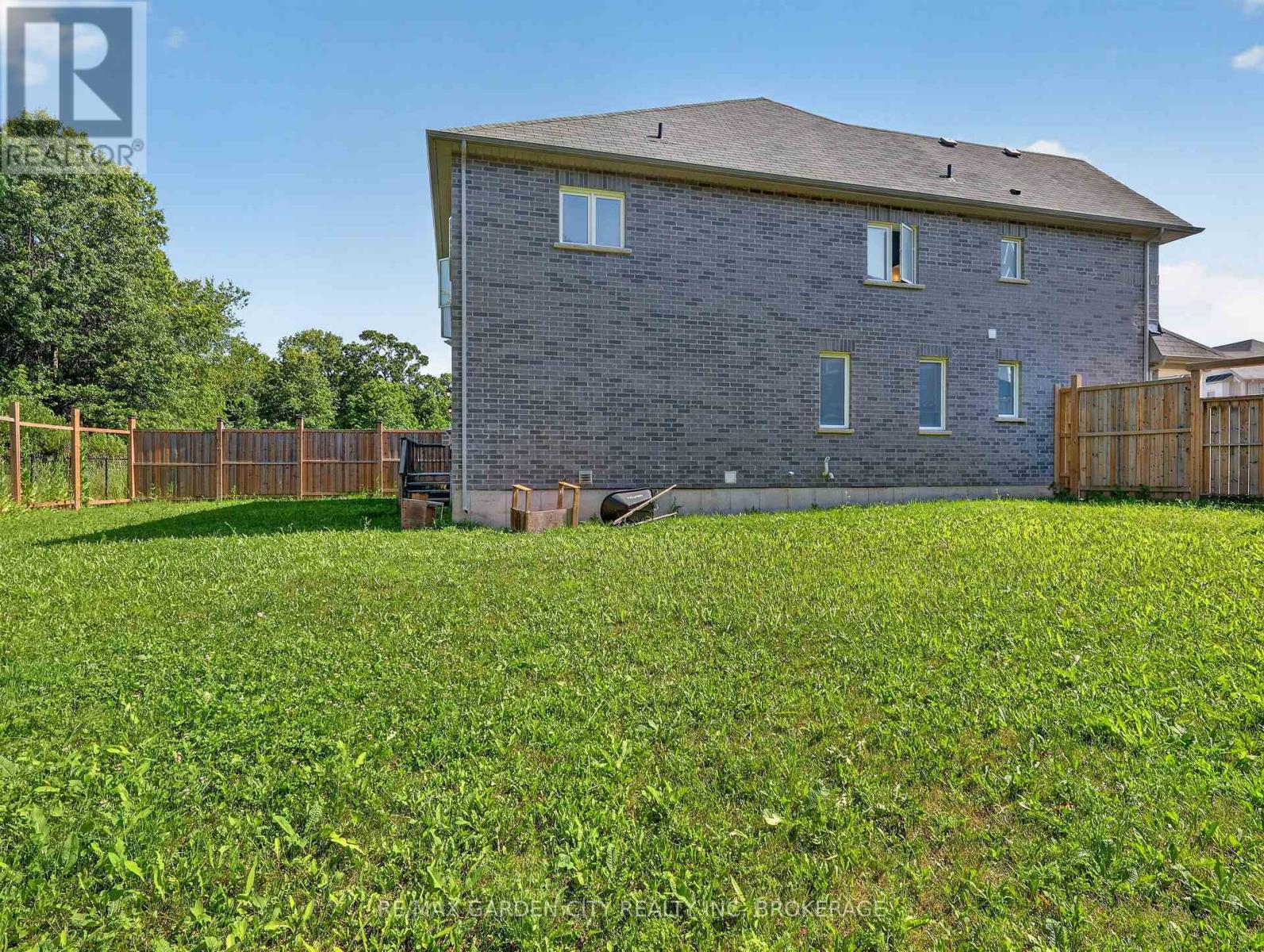 7568 Tupelo Crescent, Niagara Falls, Ontario  L2H 3S5 - Photo 5 - X13663818
