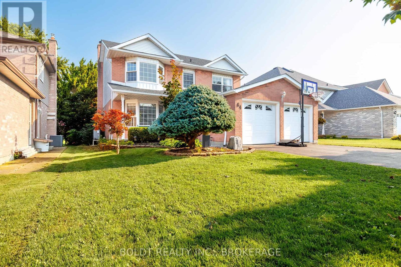 64 Carmine Crescent, St. Catharines, Ontario  L2S 3M2 - Photo 1 - X13666434