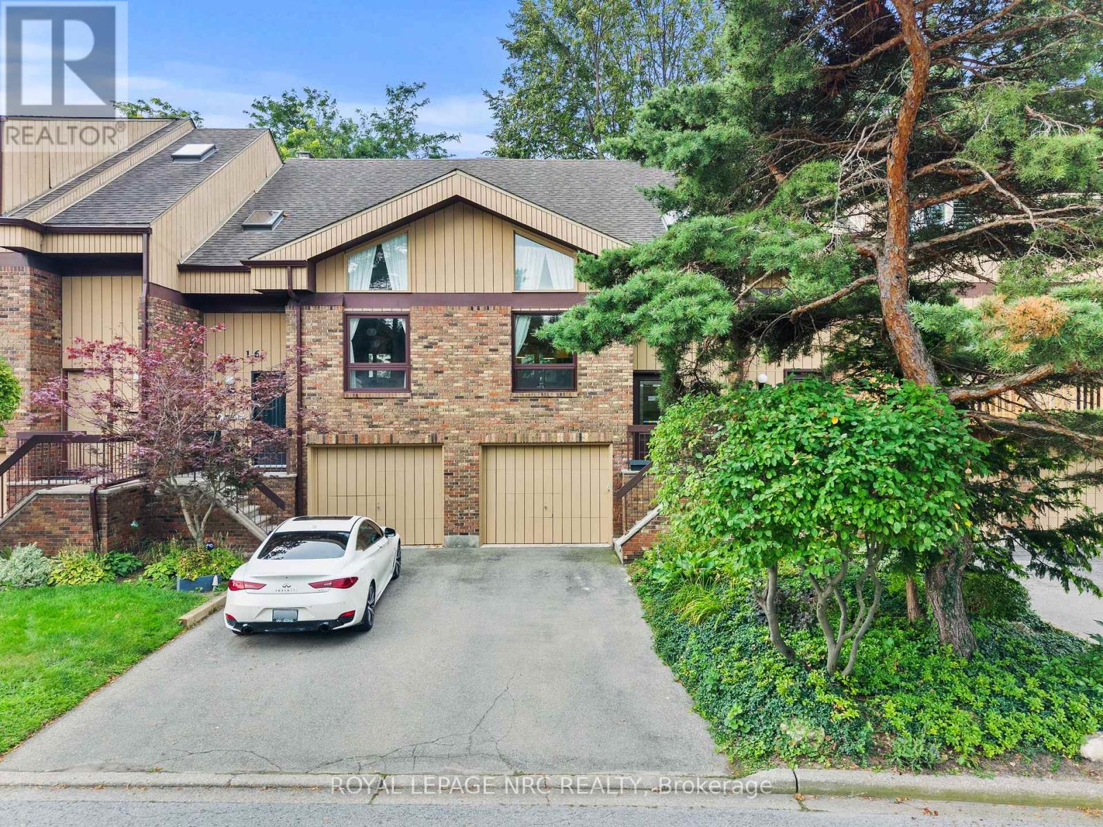 15 - 178 Scott Street, St. Catharines, Ontario  L2N 6Y5 - Photo 1 - X13670932