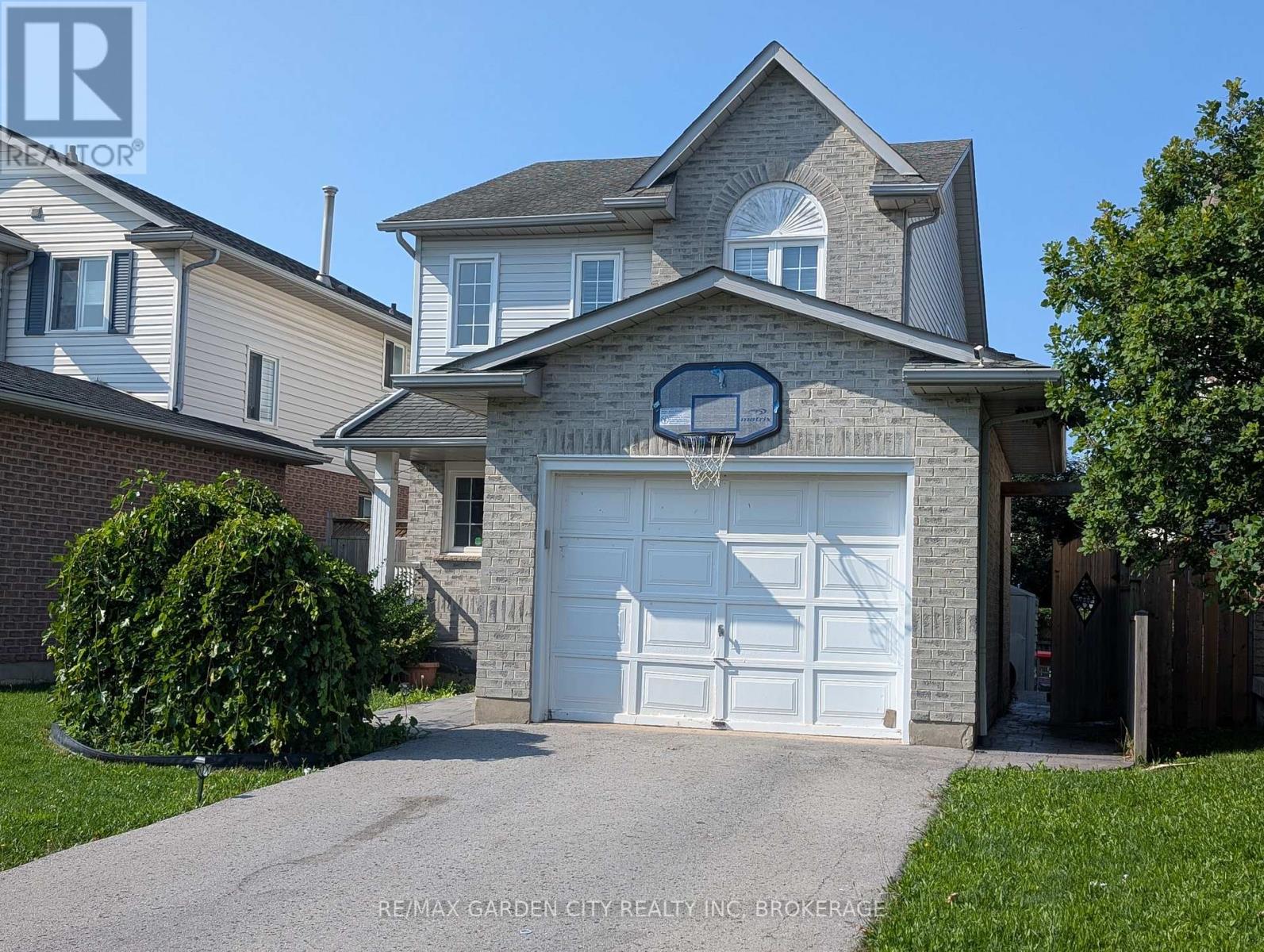 158 Summers Drive, Thorold, Ontario  L2V 5A1 - Photo 2 - X13677126