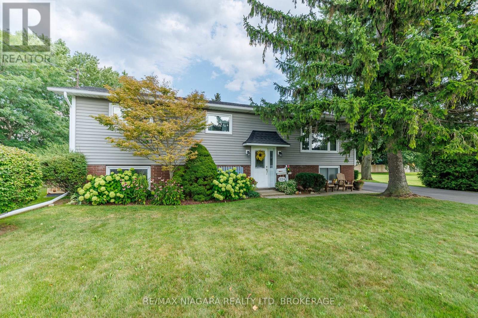 924 Daytona Drive, Fort Erie, Ontario  L2A 4Z8 - Photo 1 - X13678620