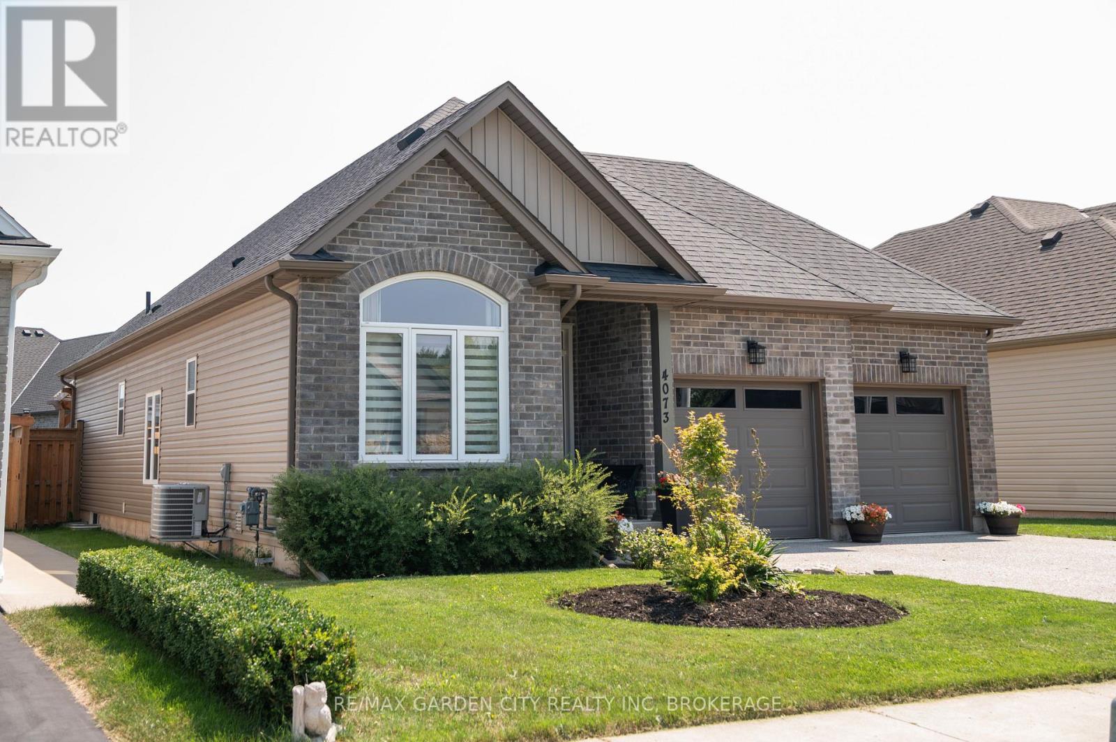 4073 Village Creek Drive, Fort Erie, Ontario  L0S 1S0 - Photo 1 - X13682680