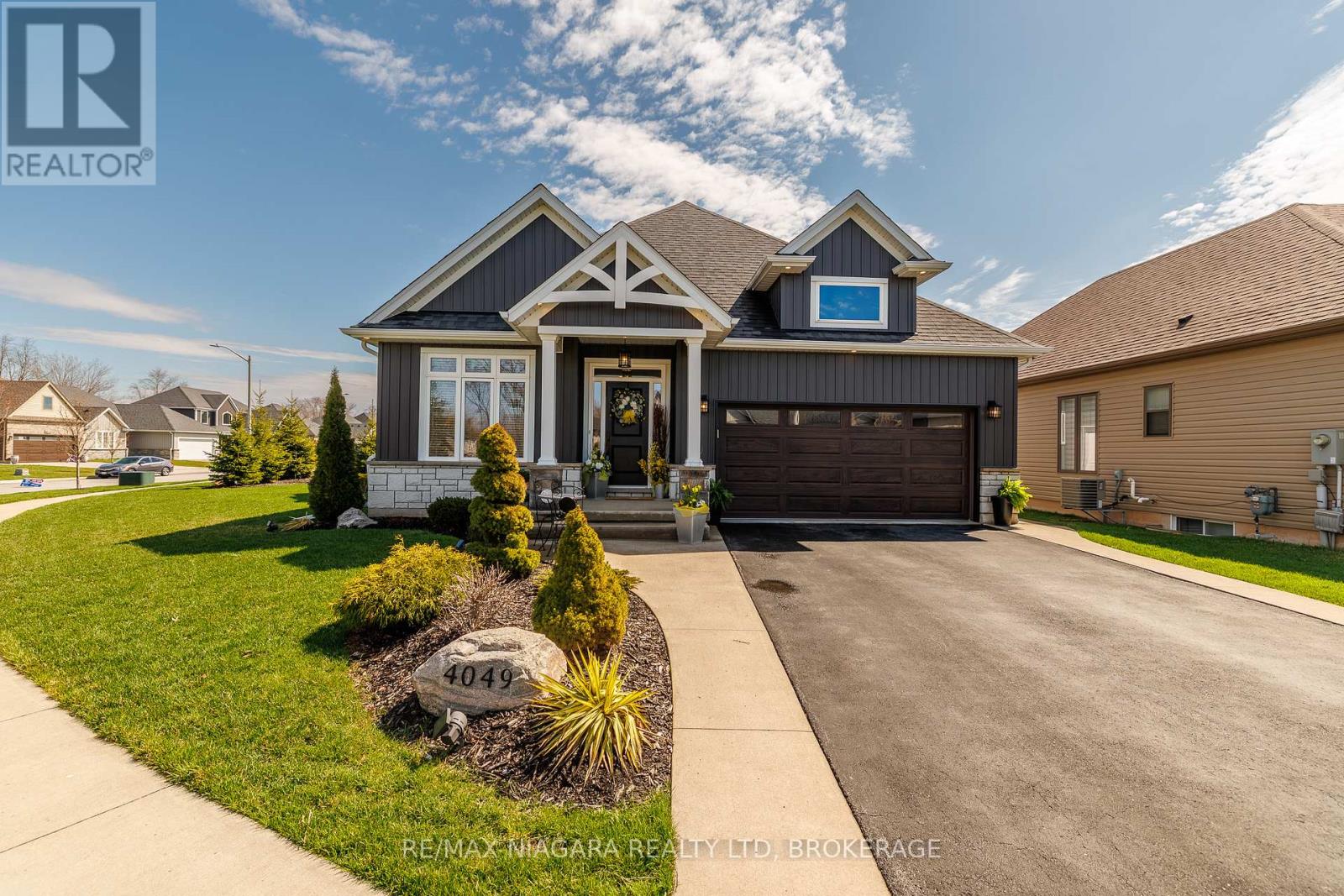 4049 Village Creek Drive, Fort Erie, Ontario  L0S 1S0 - Photo 1 - X13686610