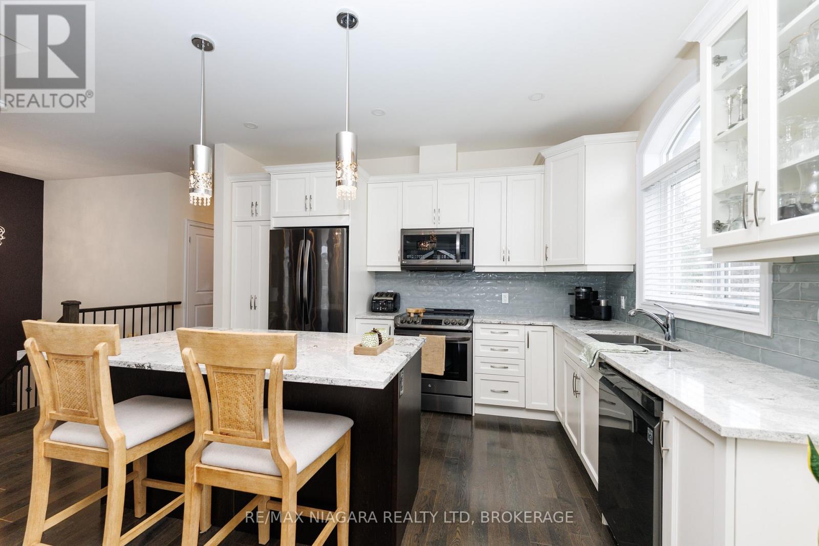 4049 Village Creek Drive, Fort Erie, Ontario  L0S 1S0 - Photo 11 - X13686610