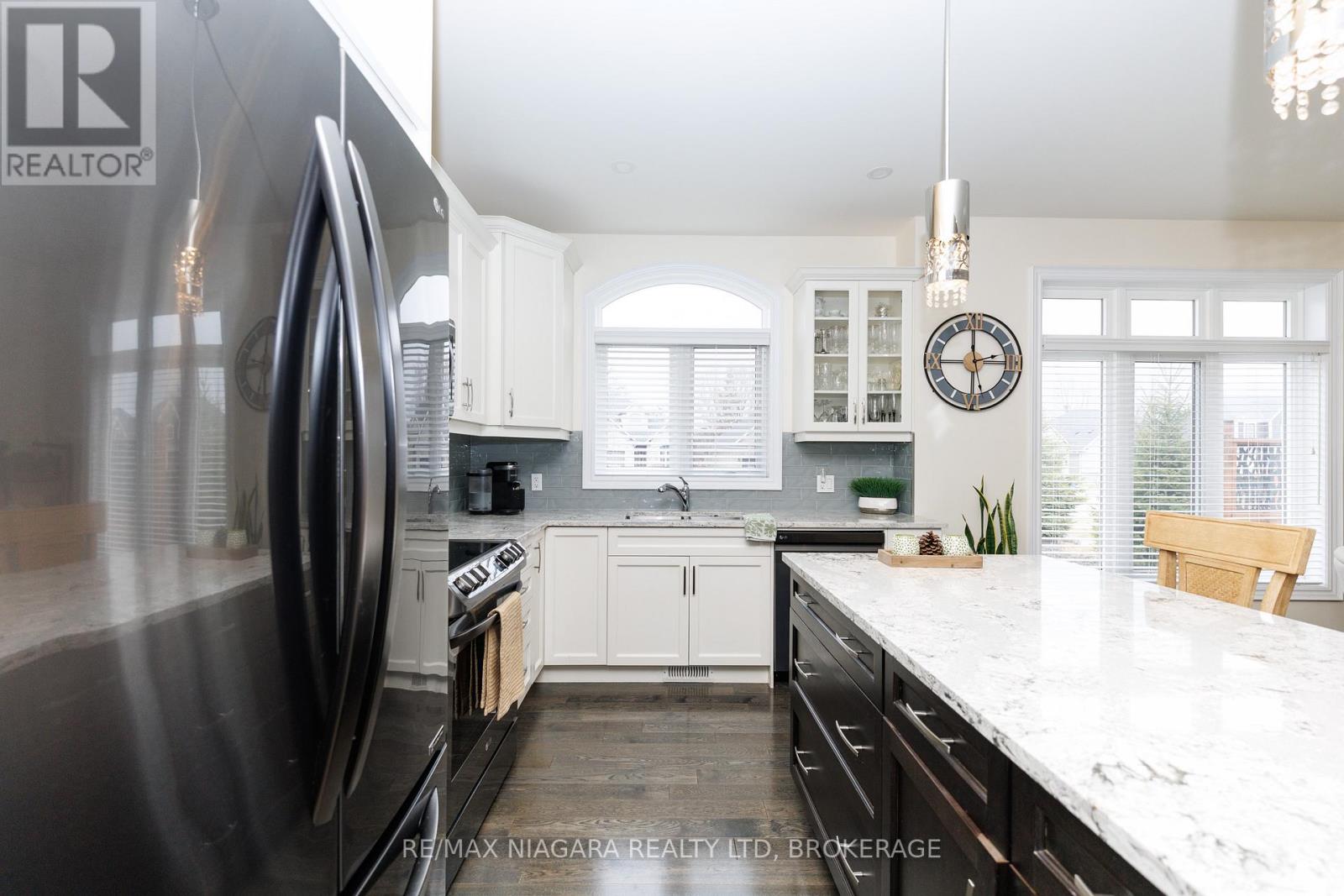 4049 Village Creek Drive, Fort Erie, Ontario  L0S 1S0 - Photo 12 - X13686610