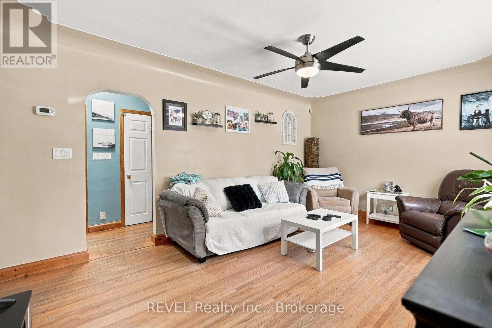 5699 Montrose Road, Niagara Falls, Ontario  L2H 1K9 - Photo 11 - X13686744