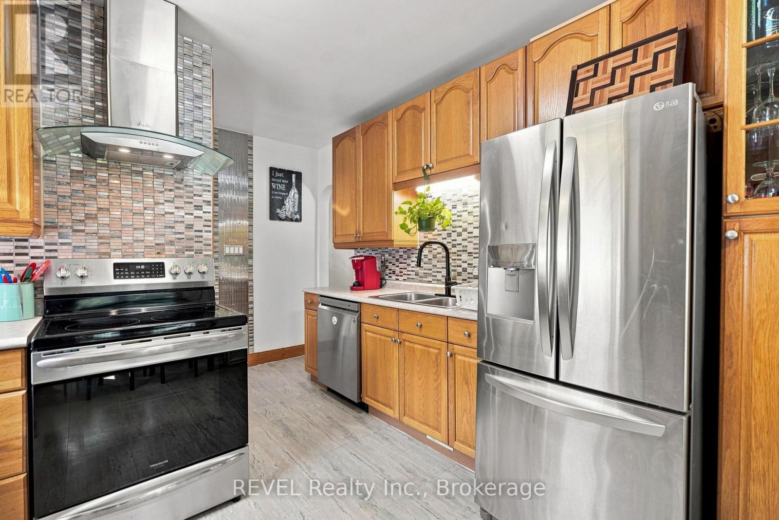 5699 Montrose Road, Niagara Falls, Ontario  L2H 1K9 - Photo 8 - X13686744