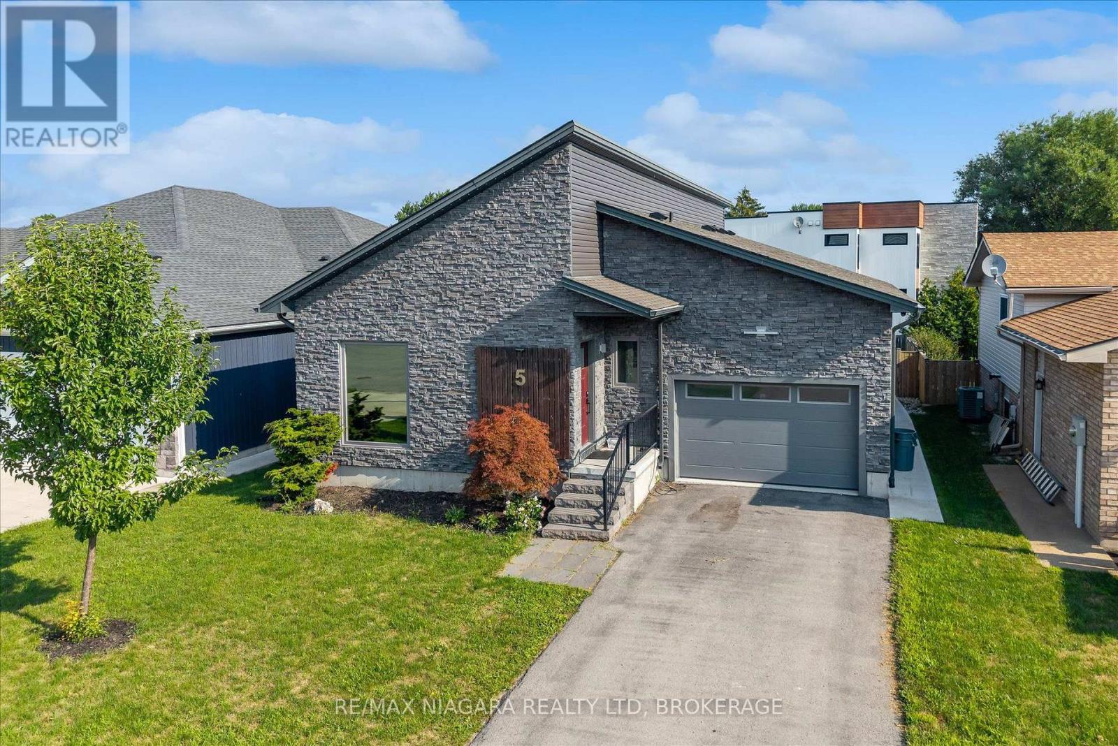 5 Heron Pointe Road, Port Colborne, Ontario  L3K 6A9 - Photo 1 - X13686936