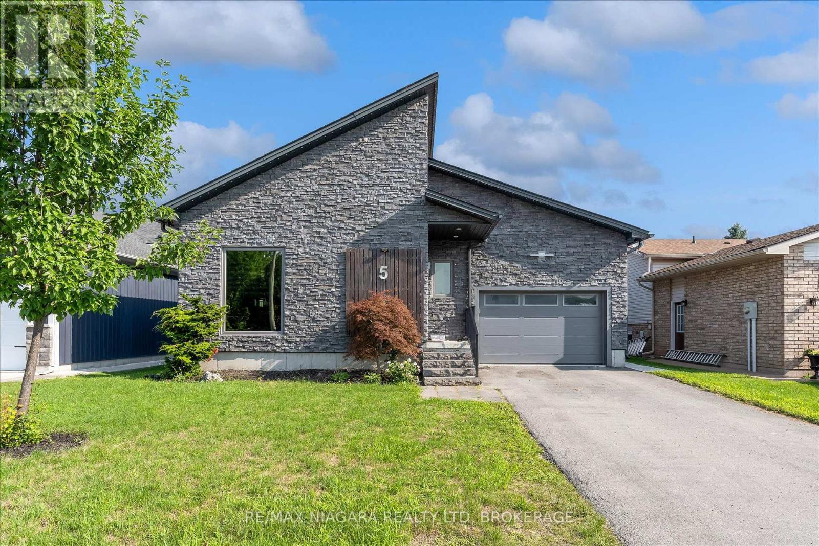 5 Heron Pointe Road, Port Colborne, Ontario  L3K 6A9 - Photo 2 - X13686936