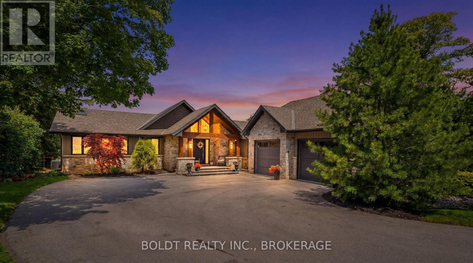 99 Donjon Boulevard, Norfolk, Ontario  N0A 1N7 - Photo 1 - X13688506