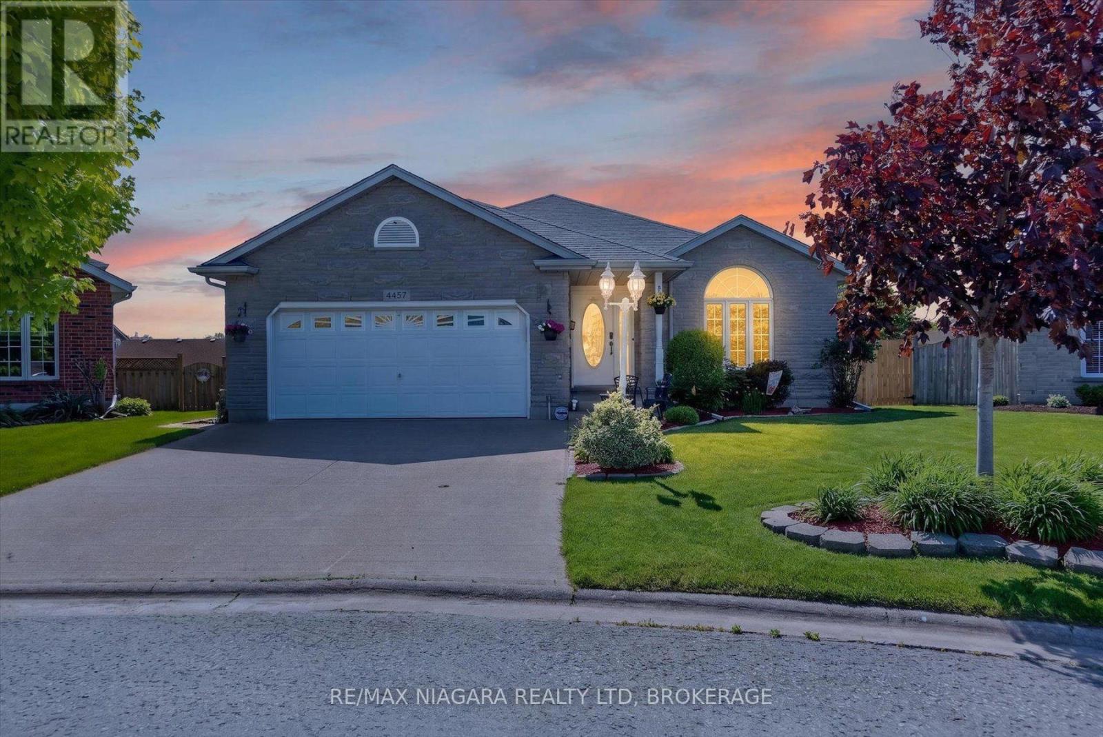 4457 Kathleen Crescent, Niagara Falls, Ontario  L2H 3H8 - Photo 1 - X13689902