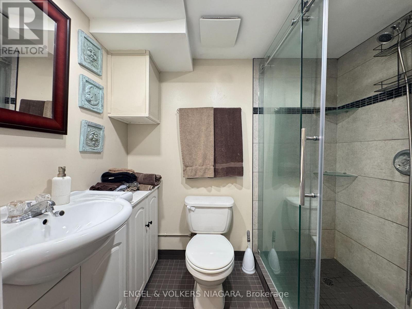 61 Hamilton Street, St. Catharines, Ontario  L2S 1K8 - Photo 30 - X13691588