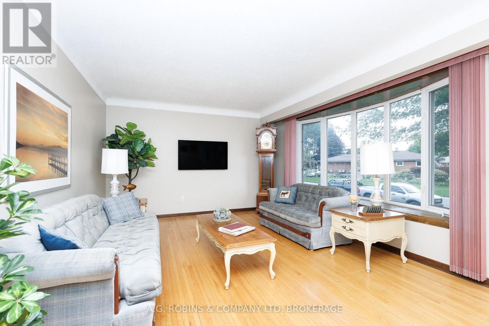 12 Berkley Avenue, Port Colborne, Ontario  L3K 1T2 - Photo 4 - X13694966