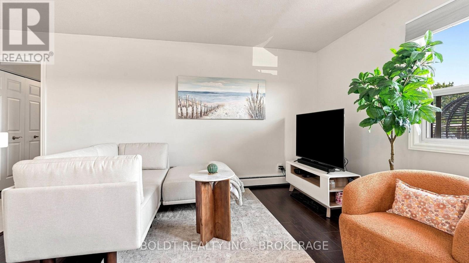 307 - 264 Oakdale Avenue, St. Catharines, Ontario  L2P 2K4 - Photo 4 - X13695392