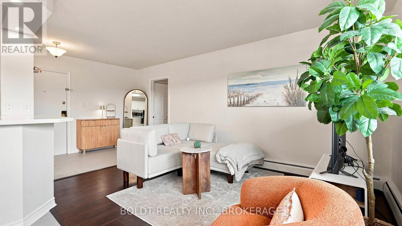 307 - 264 Oakdale Avenue, St. Catharines, Ontario  L2P 2K4 - Photo 5 - X13695392