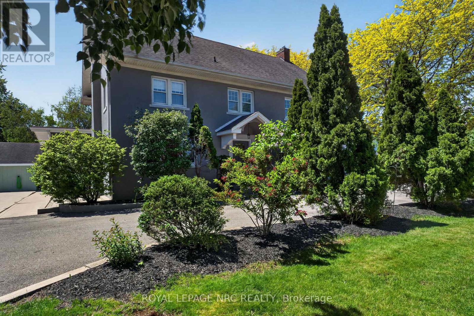 260 Main Street E, Grimsby, Ontario  L3M 1P8 - Photo 2 - X13696330