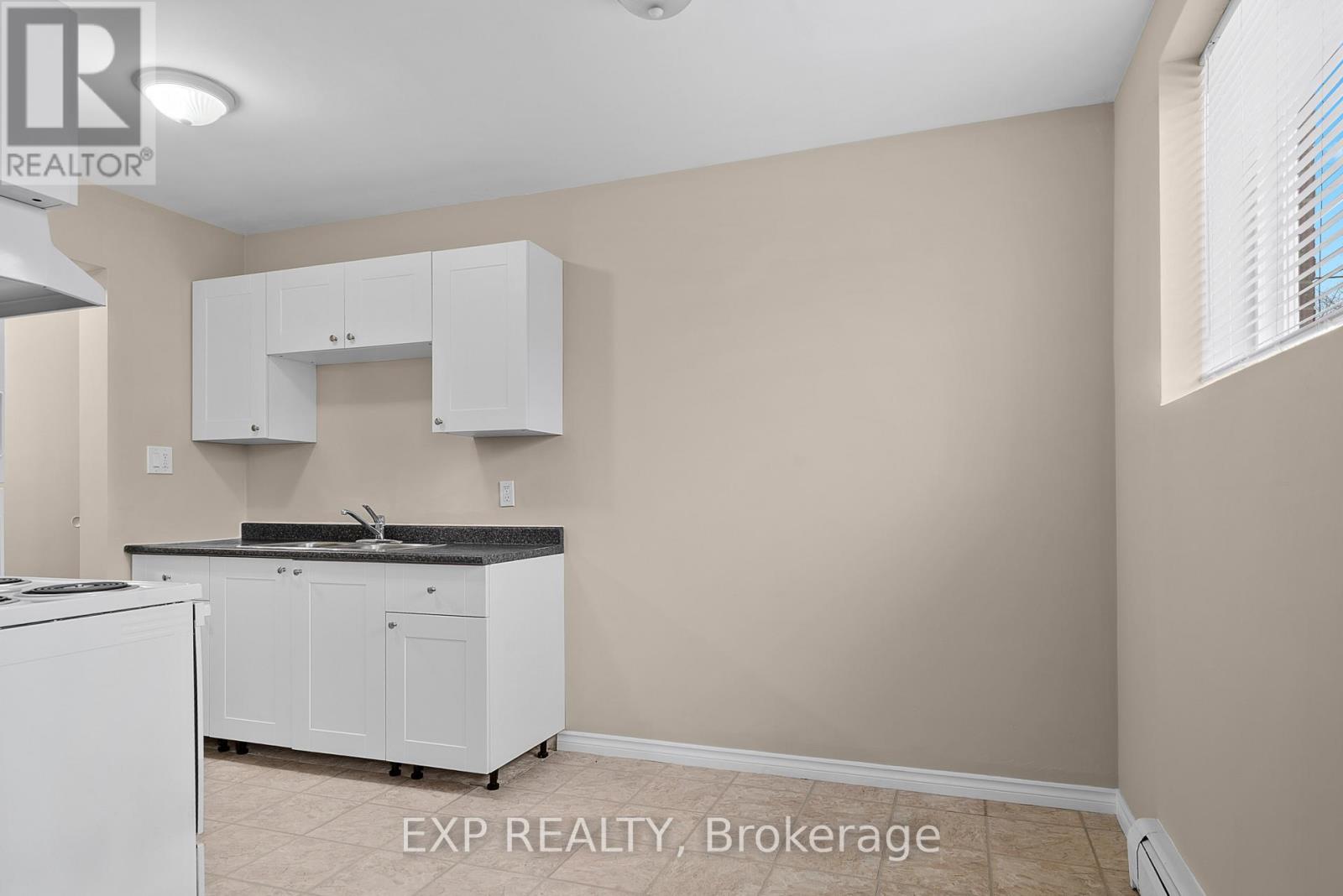 1 - 4663 Huron Street, Niagara Falls, Ontario  L2E 2H7 - Photo 3 - X13696626