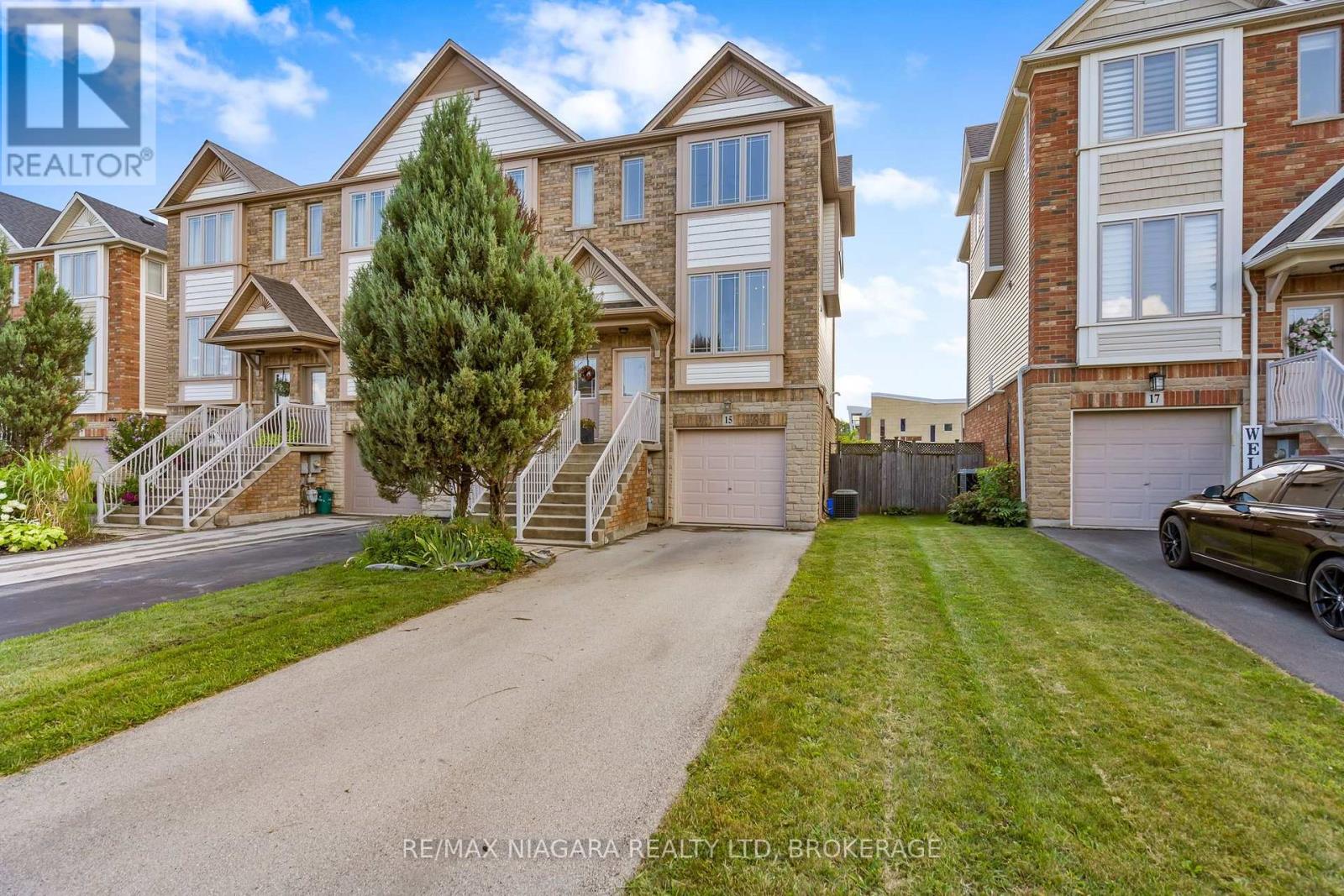 15 Hemlock Way, Grimsby, Ontario  L3M 0A7 - Photo 1 - X13697010