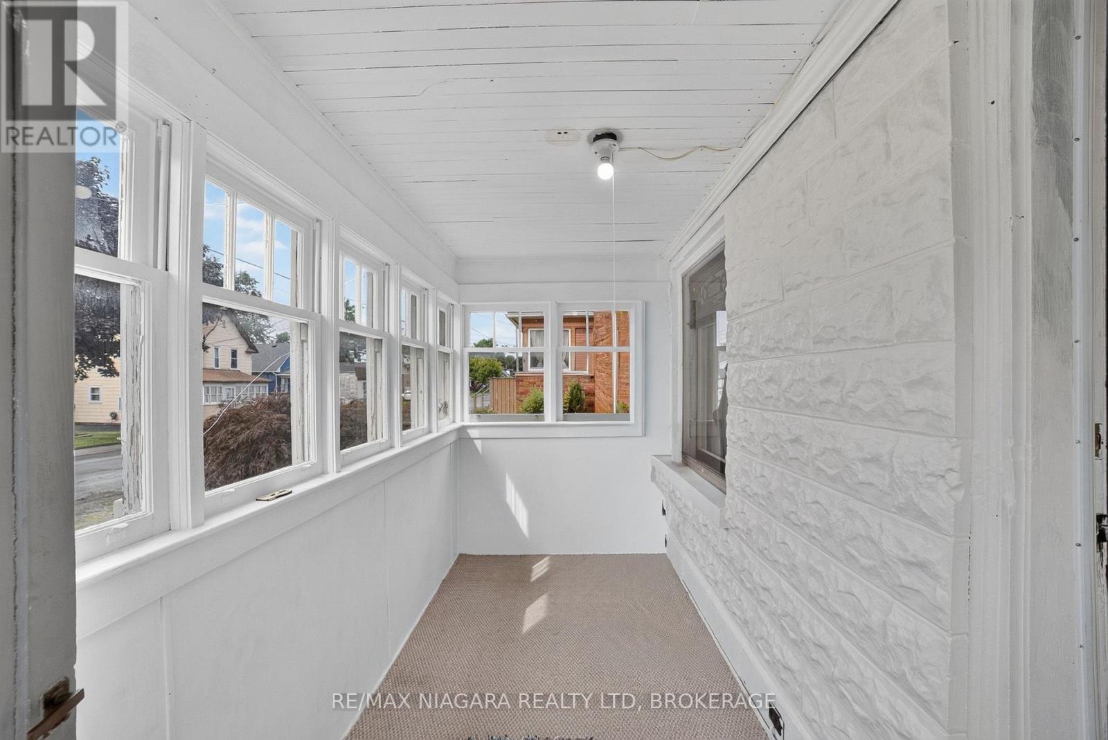 6303 Ker Street, Niagara Falls, Ontario  L2G 1X7 - Photo 6 - X13698302