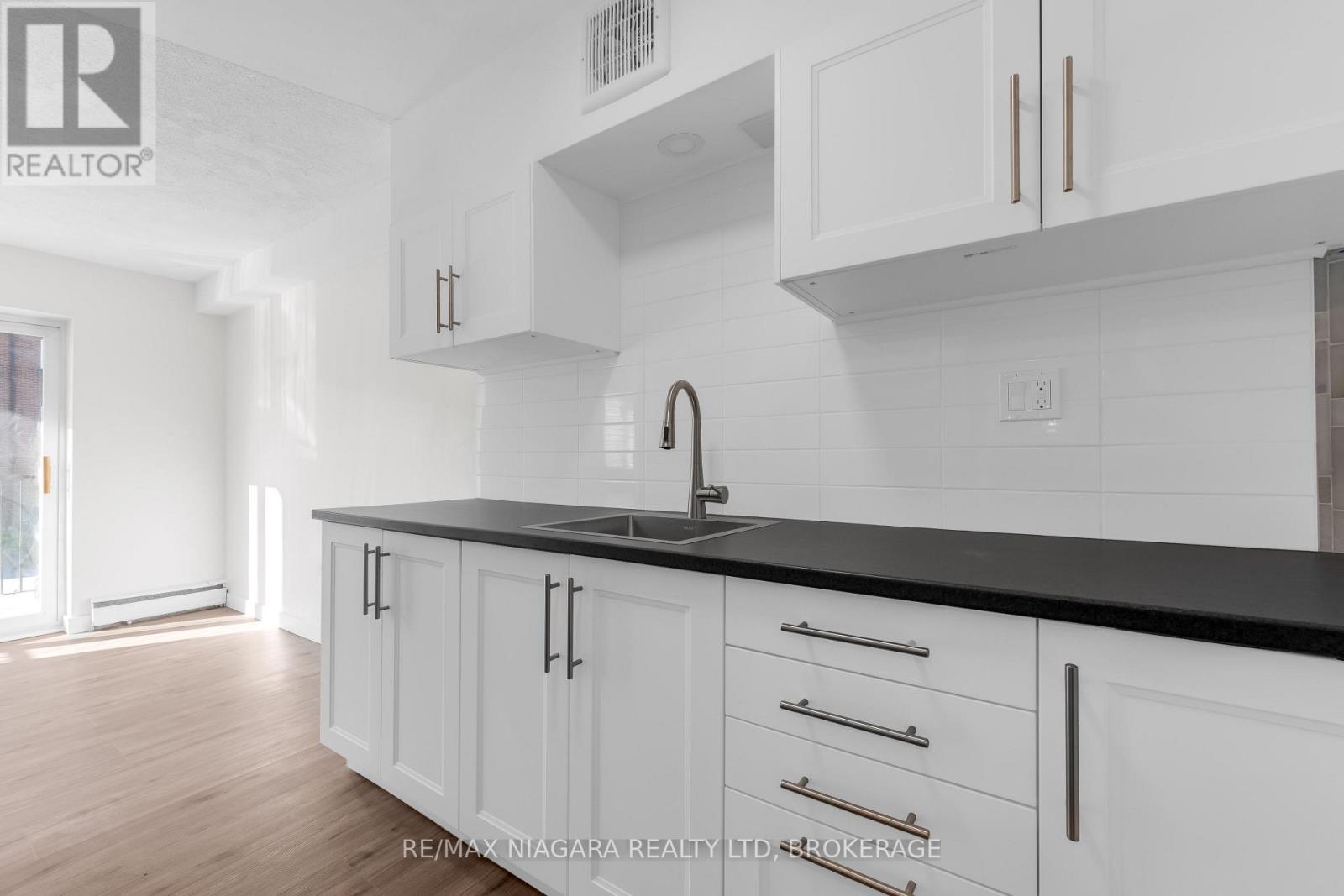 25 - 452 Carlton Street, St. Catharines, Ontario  L2M 4X1 - Photo 4 - X13699042